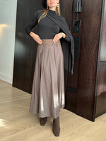 Carica l'immagine nel visualizzatore di Gallery, Gonna a ruota midi
