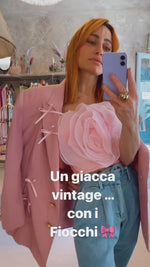 Carica e avvia il video nel visualizzatore di galleria, Giacca Vintage “Imperfetta”

