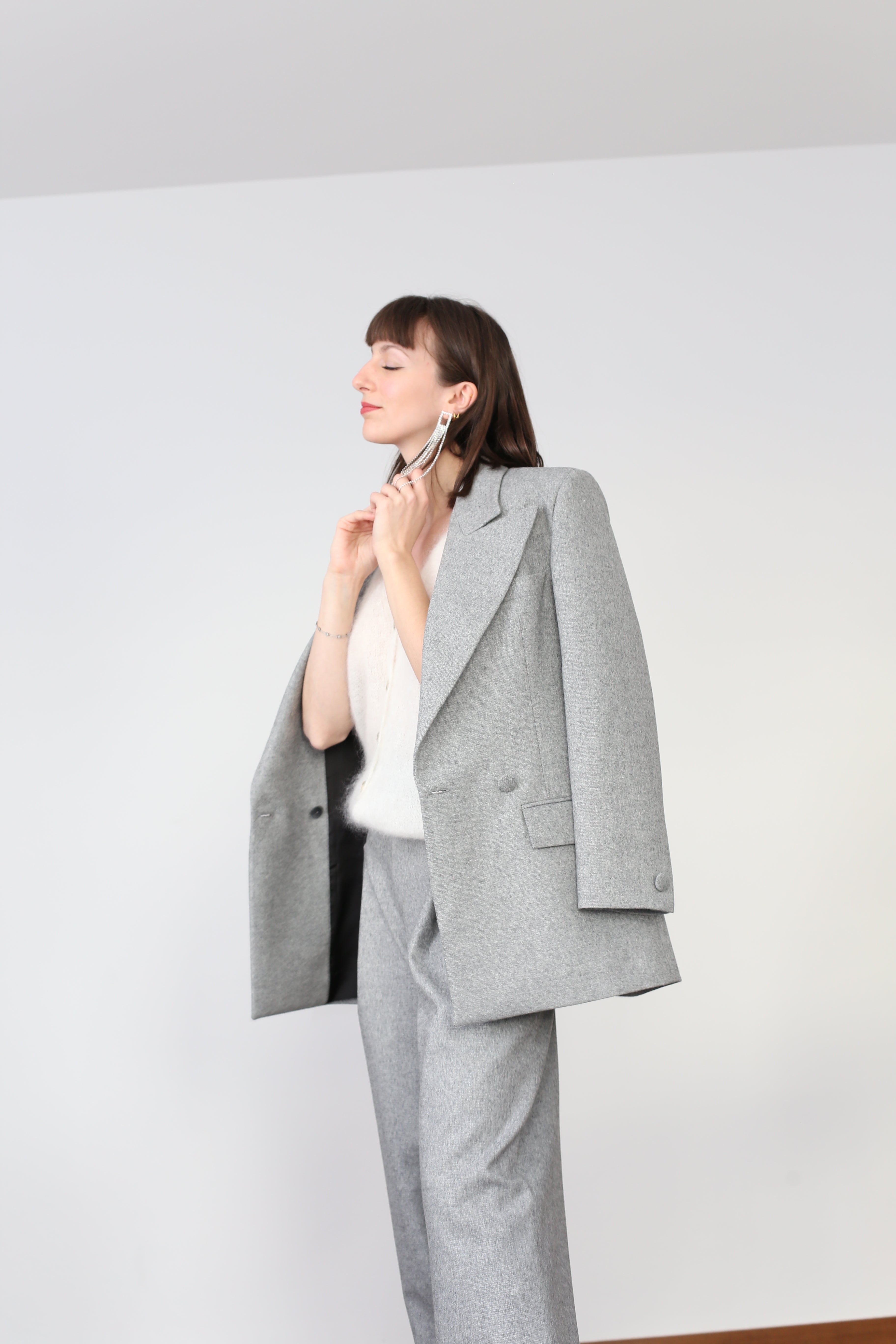 The wool blazer grey