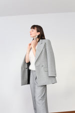 Carica l&#39;immagine nel visualizzatore di Gallery, The wool blazer grey
