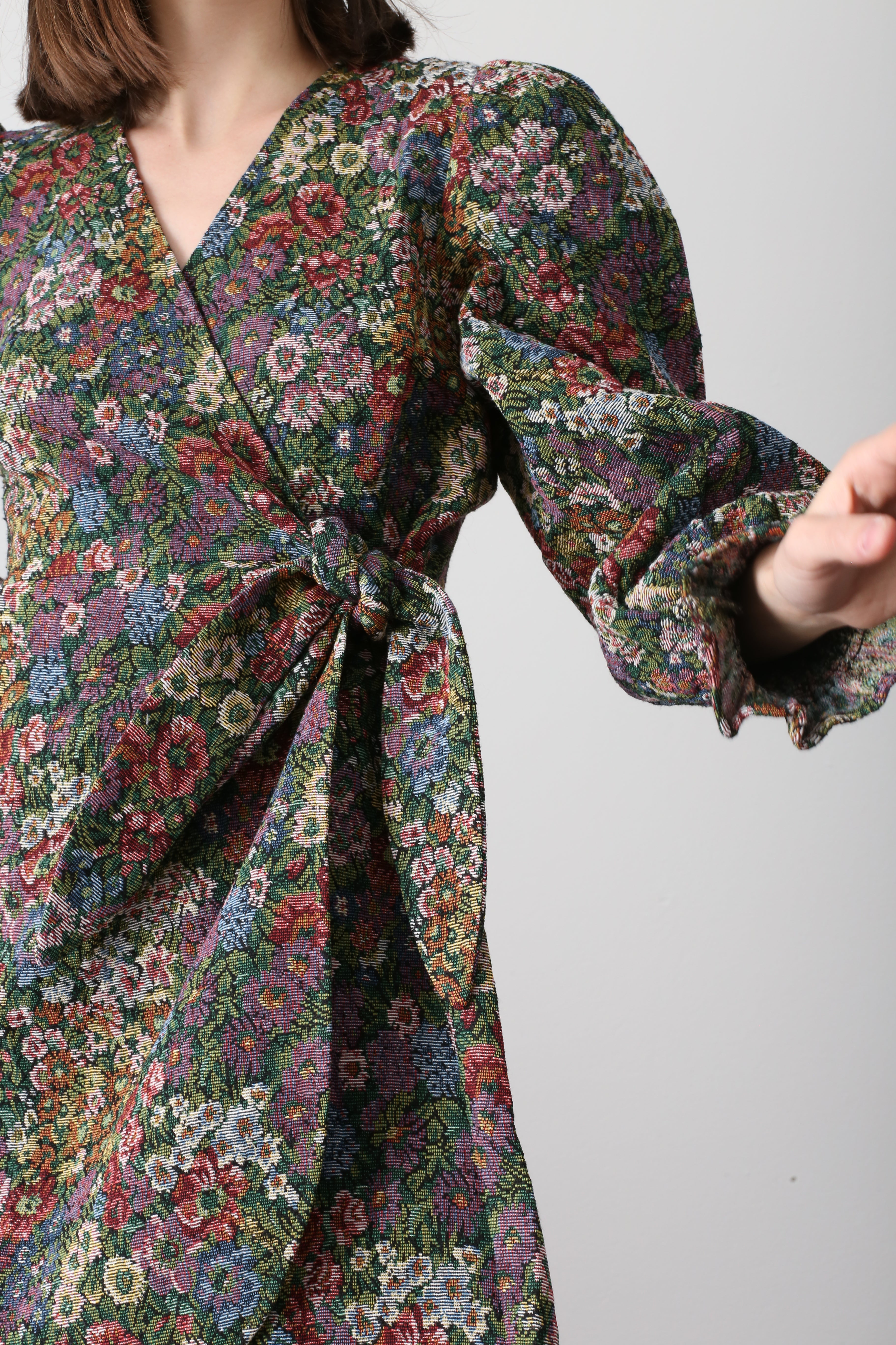 Abito wrap broccato