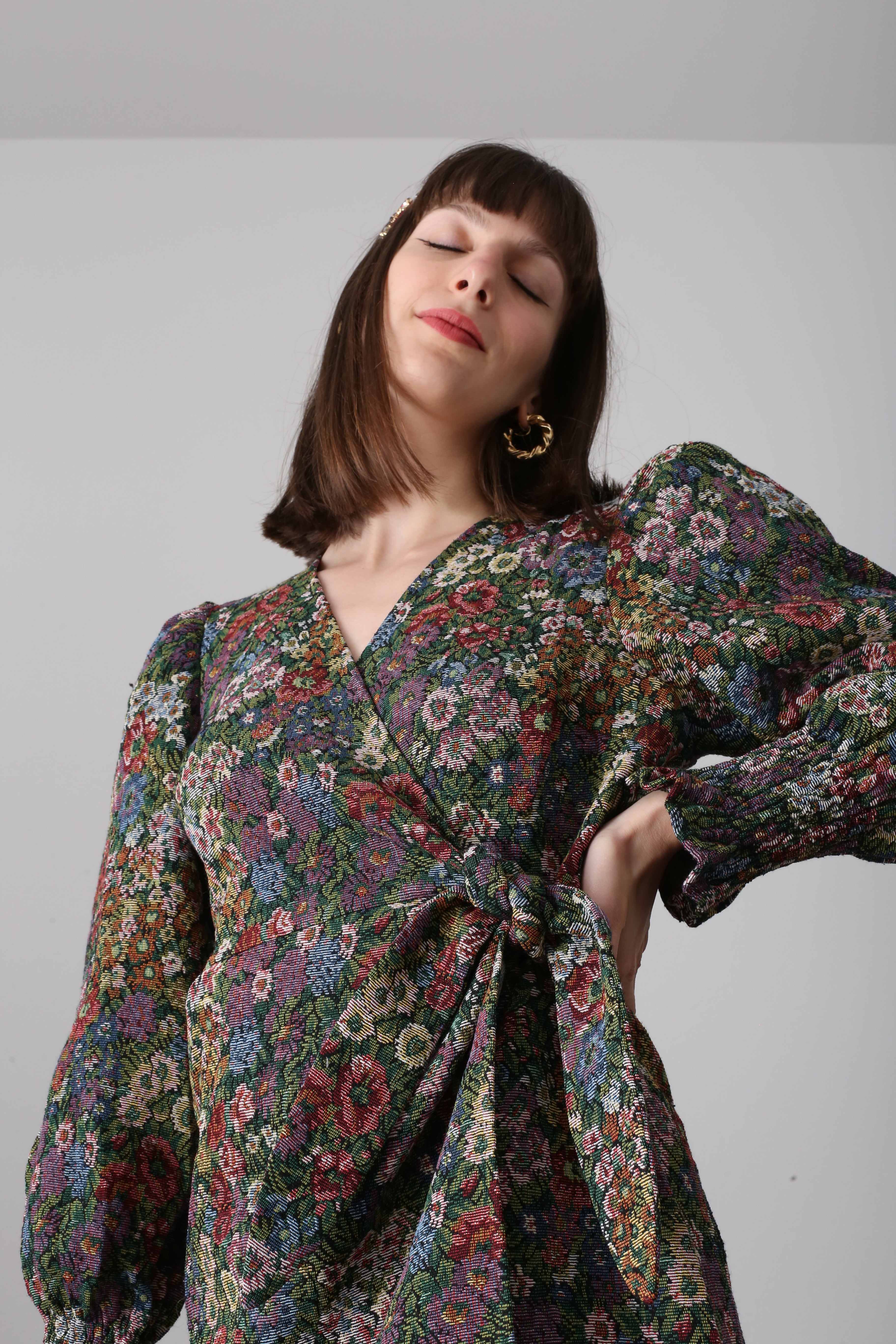 Abito wrap broccato